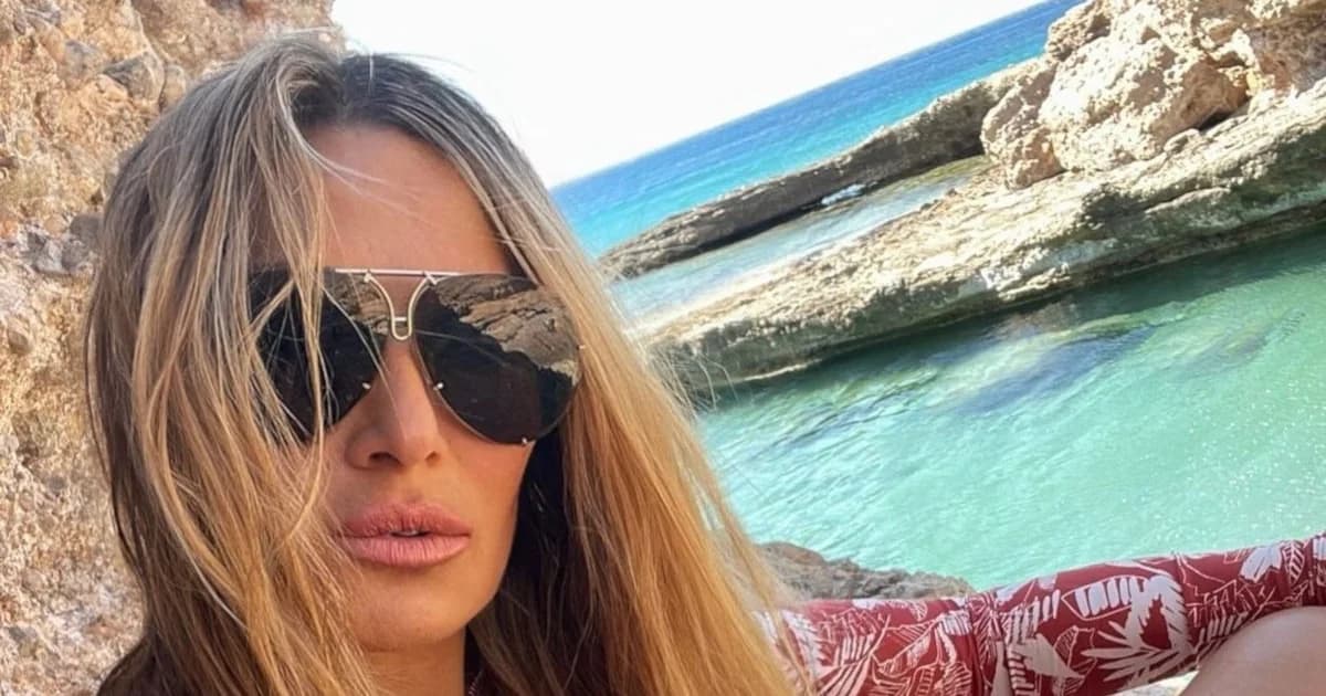 Eleni Petroulaki: Beeindruckender Mix & Match-Badeanzug auf Kreta