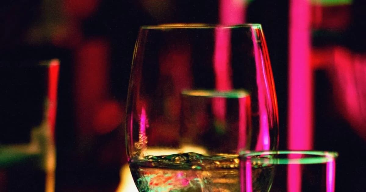 Generación Z y Abstinencia del Alcohol: Razones del Cambio