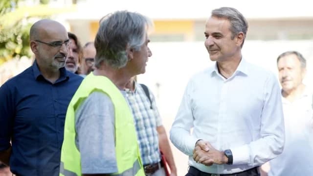 Κυριάκος Μητσοτάκης: Επίσκεψη στο 3ο Γυμνάσιο Ζωγράφου και ανακοινώσεις για το πρόγραμμα "Μαριέττα Γιαννάκου"