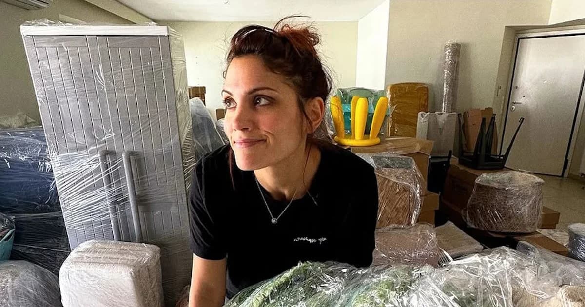 מארי סינאצאקי ומשפחתה עוברים שוב דירה