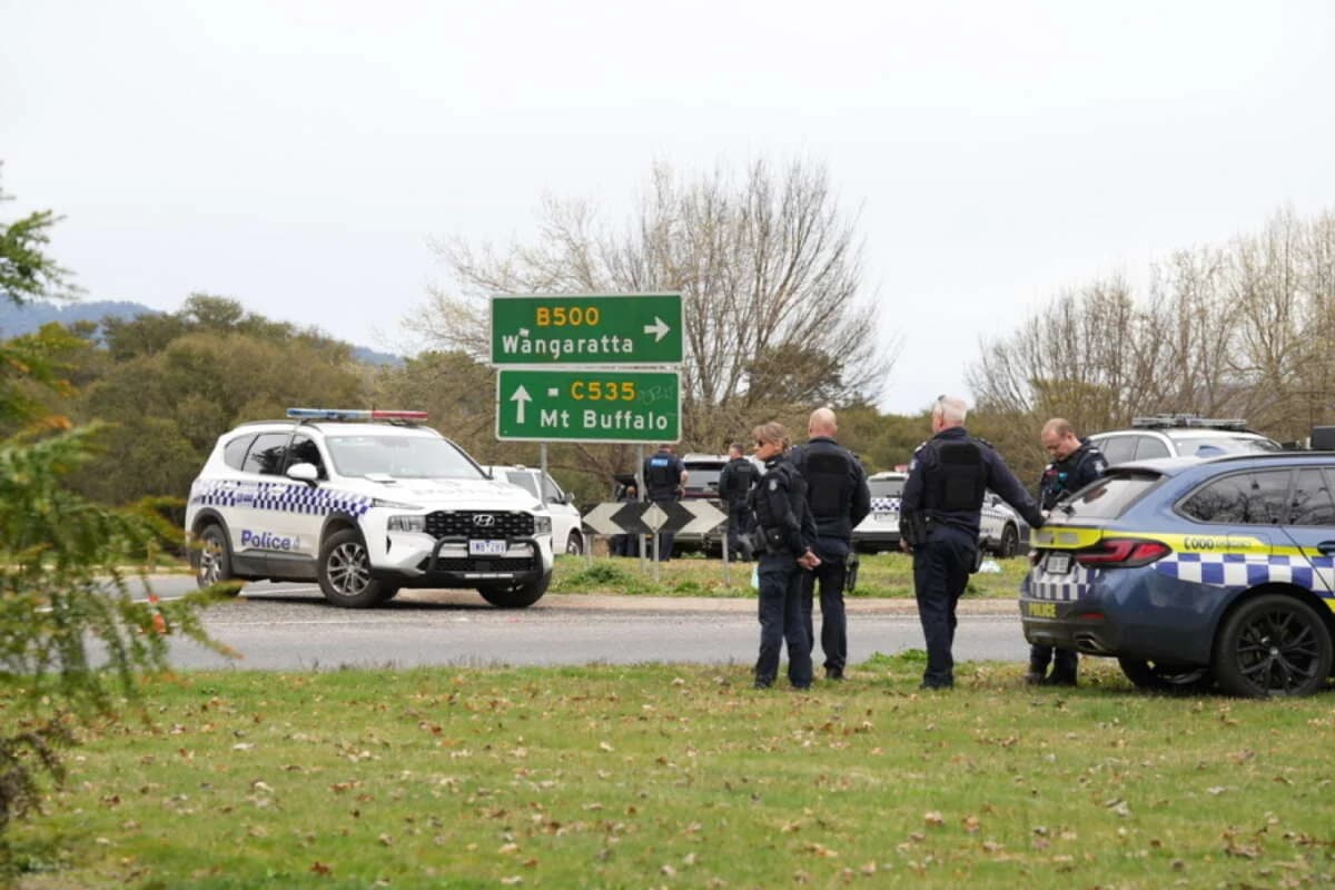 Manhunt in Australia for Gunman Who Killed Two Police Officers