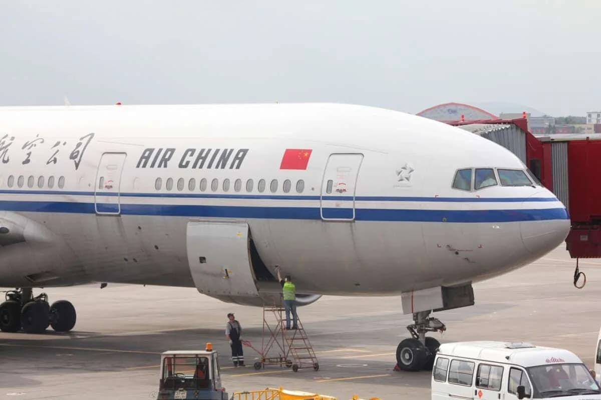 Air China Flugzeug muss in Sibirien wegen Triebwerksschaden notlanden