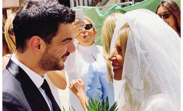 Η Έλενα Ανδρέου αφιερώνει ρομαντικό βίντεο στον Σταύρο Κωνσταντίνου για τα γενέθλιά του