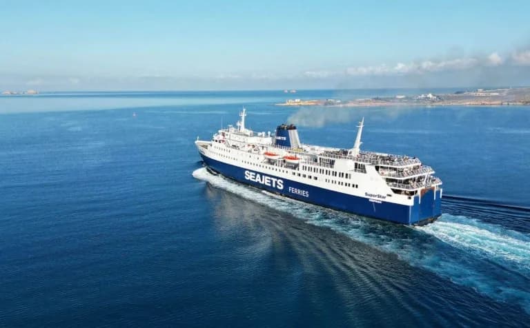 Alonissos: Passagiere wegen Fährdefekts von SeaJets gestrandet