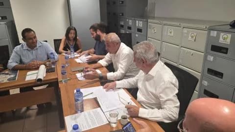 הוסרה במה בפאג'יה, עיריית אקאמאס תשנה את האירועים
