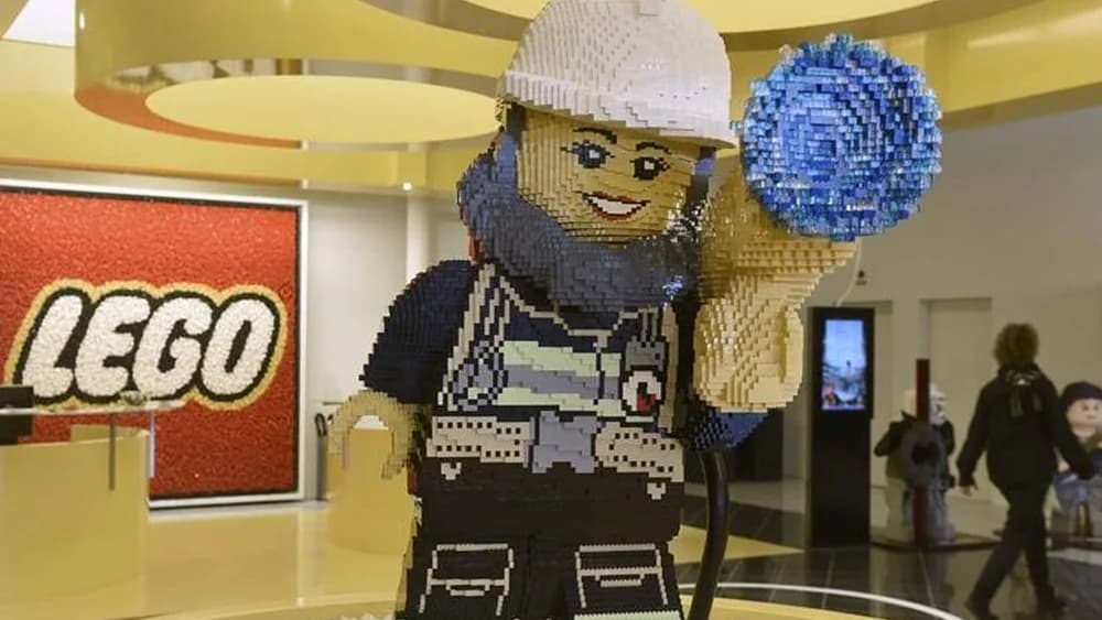 Lego's Revenue Jumps 12% Driven by Flowers and Formula 1