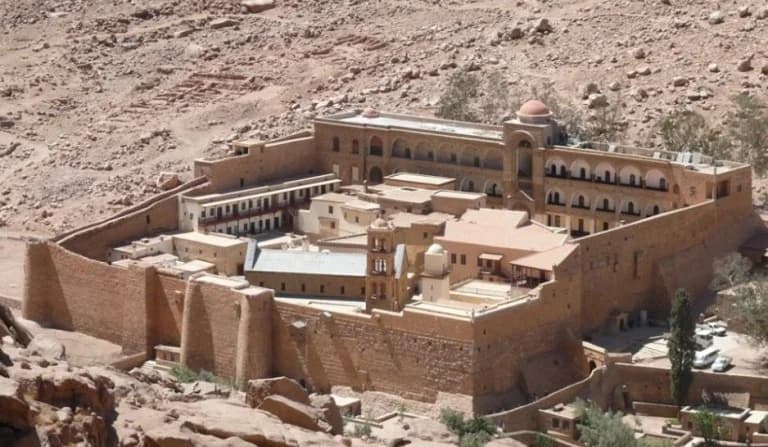 Tensión en el Monasterio del Sinaí: El arzobispo Damian afirma que su vida está en peligro