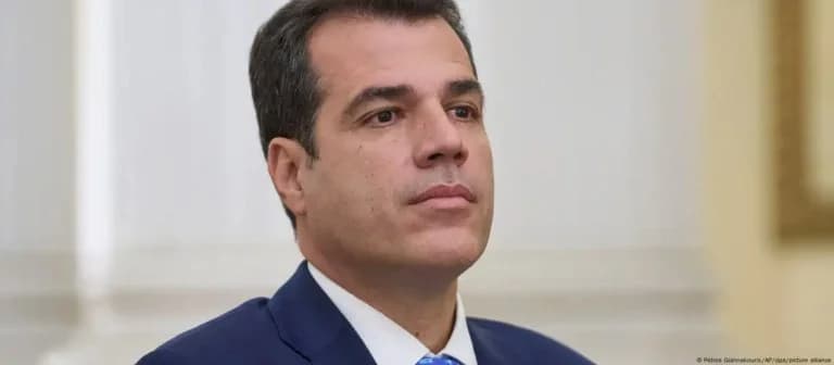 Πλεύρης για αναστολή ασύλου: Αντιδράσεις από αντιπολίτευση