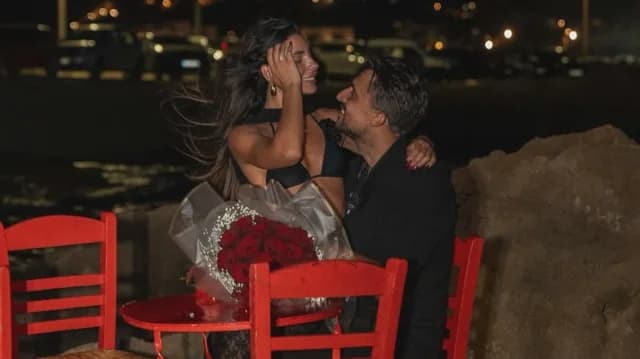 Marialena Roumelioti: Heiratsantrag von Sakis Katsoulis in Skyros
