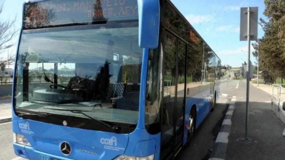 Tarifa reducida de autobús para estudiantes a 5 € mensuales – Decisión del Consejo de Ministros