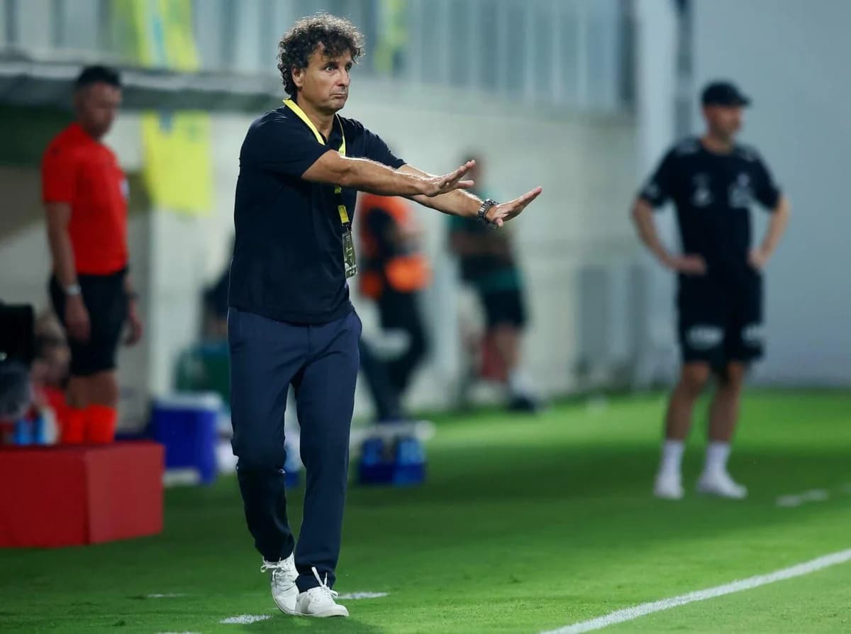 Idiakez: «I feel sorry for the players and the fans»