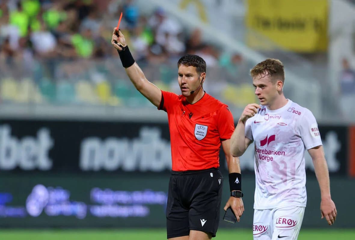 AEK: Fünfte Rote Karte in Europa