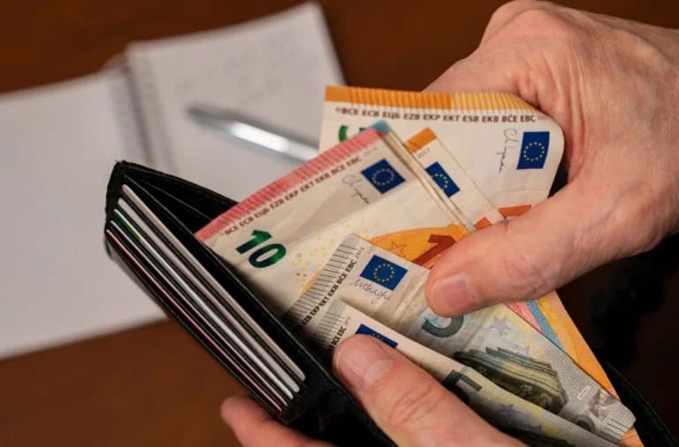 EFKA: תשלומים רטרואקטיביים של עד 4,000 אירו ל-370,000 פנסיונרים