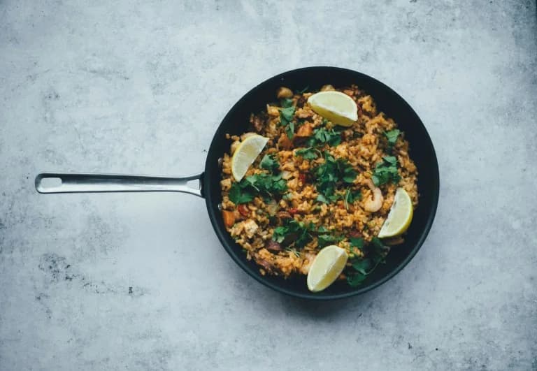 Receta: Paella de Verduras con Sabores Mediterráneos
