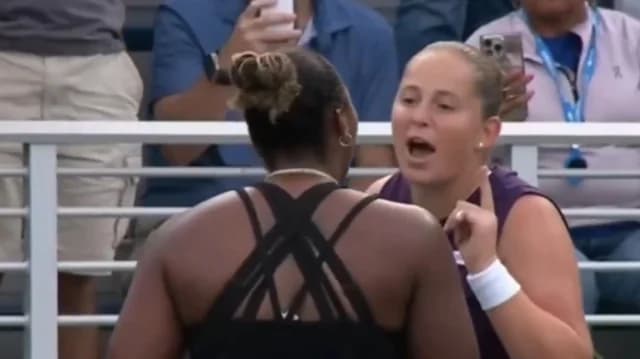 Ένταση στο US Open: Καβγάς και κατηγορίες για ρατσισμό μεταξύ Οσταπένκο και Τάουνσεντ