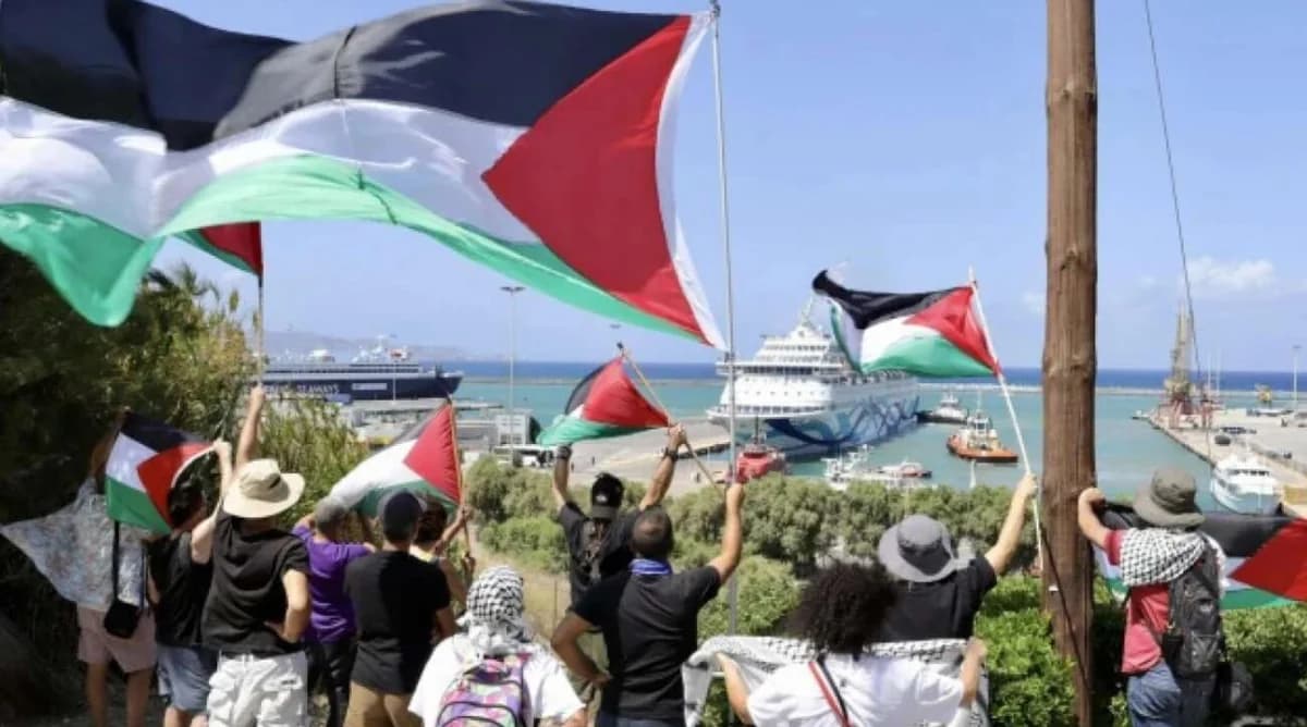 הרקליון: הפגנה פרו-פלסטינית נגד הגעת ספינת תענוגות