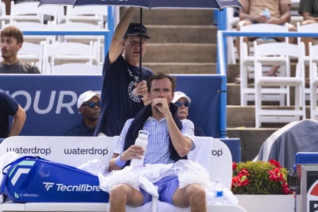 US Open: Πρόστιμο 42.500 ευρώ στον Μεντβέντεφ για ανάρμοστη συμπεριφορά