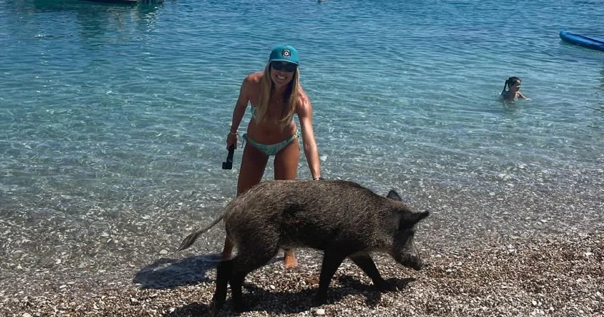 Μαριέττα Χρουσαλά: Κολύμπησε με γουρουνάκια στην Άτοκο