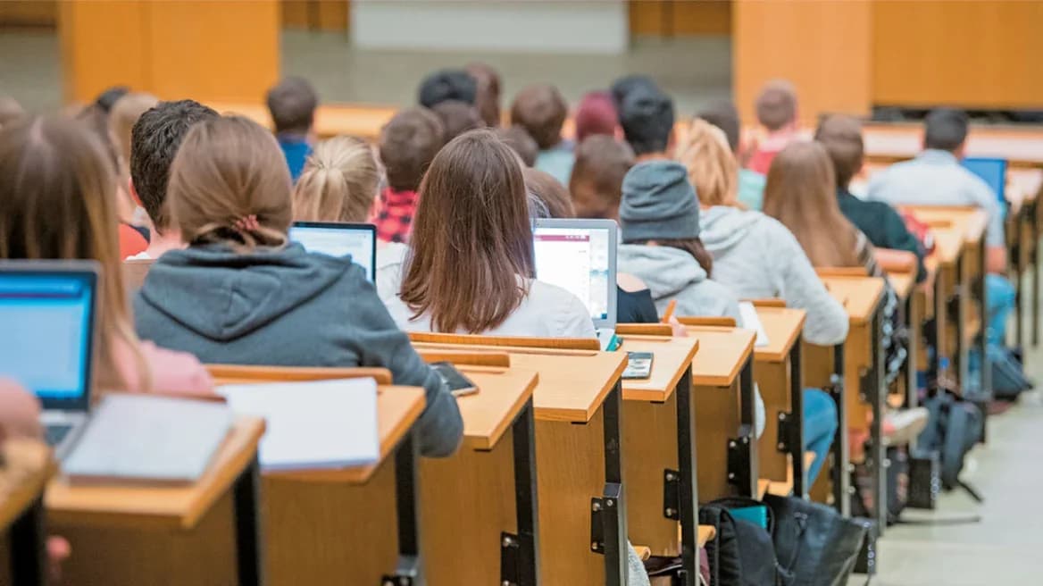 Τέσσερα ιδιωτικά πανεπιστήμια, συμπεριλαμβανομένου του Πανεπιστημίου Λευκωσίας, λαμβάνουν άδεια στην Ελλάδα