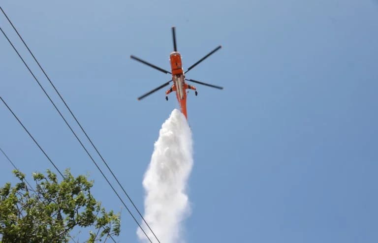 Feuer in Choika, Thesprotia – 6 Flugzeuge im Löscheinsatz