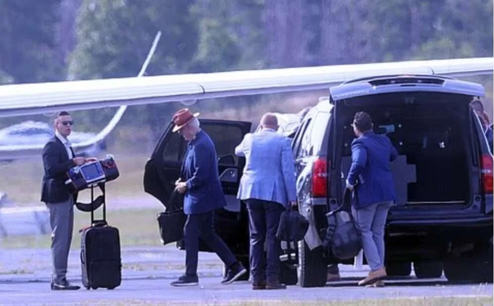 Concerns Over Bill Clinton's Health – Spotted With Portable Defibrillator