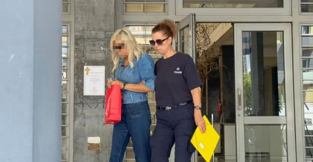 塞萨洛尼基：45岁保时捷女司机被控重罪 - 延期拘留
