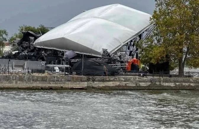约阿尼纳：暴风雨摧毁了维西、雷莫斯和马斯托拉斯演唱会的舞台