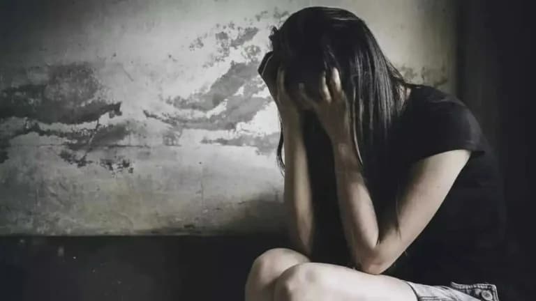 Mujer de 25 años denuncia a su pareja por chantaje y prostitución