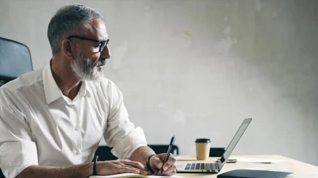 Retirement Guide: Ages, Contributions, and Amounts