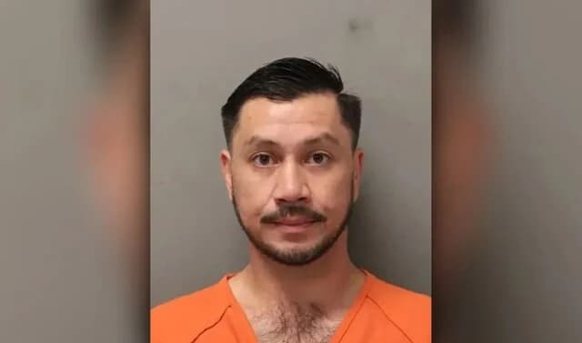 Texas: Amigos se disparan con cascos – Uno muerto