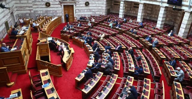 Νομοσχέδιο για την Κοινωνική Αντιπαροχή και την Στήριξη των Τρίτεκνων στην Βουλή
