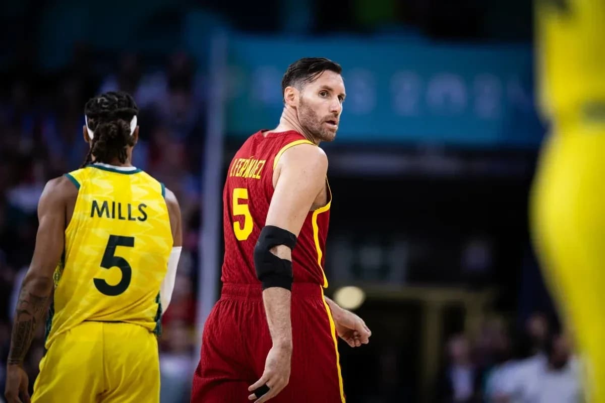 Ρούντι Φερνάντεθ: Η Ελλάδα διεκδικεί το EuroBasket, αποθεώνει Σπανούλη
