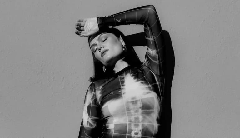 Jessie J verschiebt Konzerte wegen Brustkrebs-Operation
