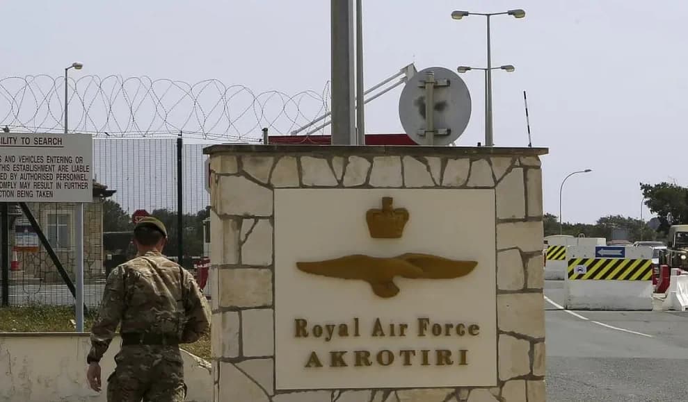 Pelea entre jóvenes en las Bases Británicas de Akrotiri