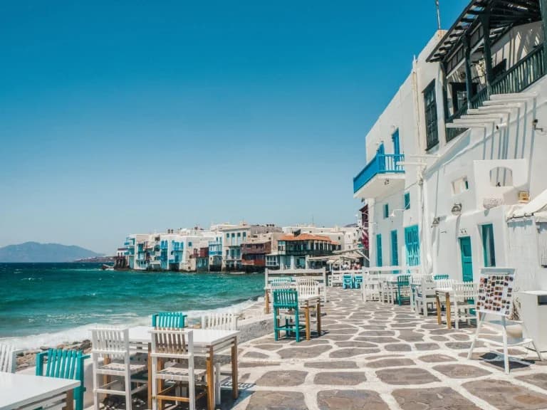 Υπερτουρισμός και Κλιματική Κρίση Απειλούν τον Ελληνικό Τουρισμό