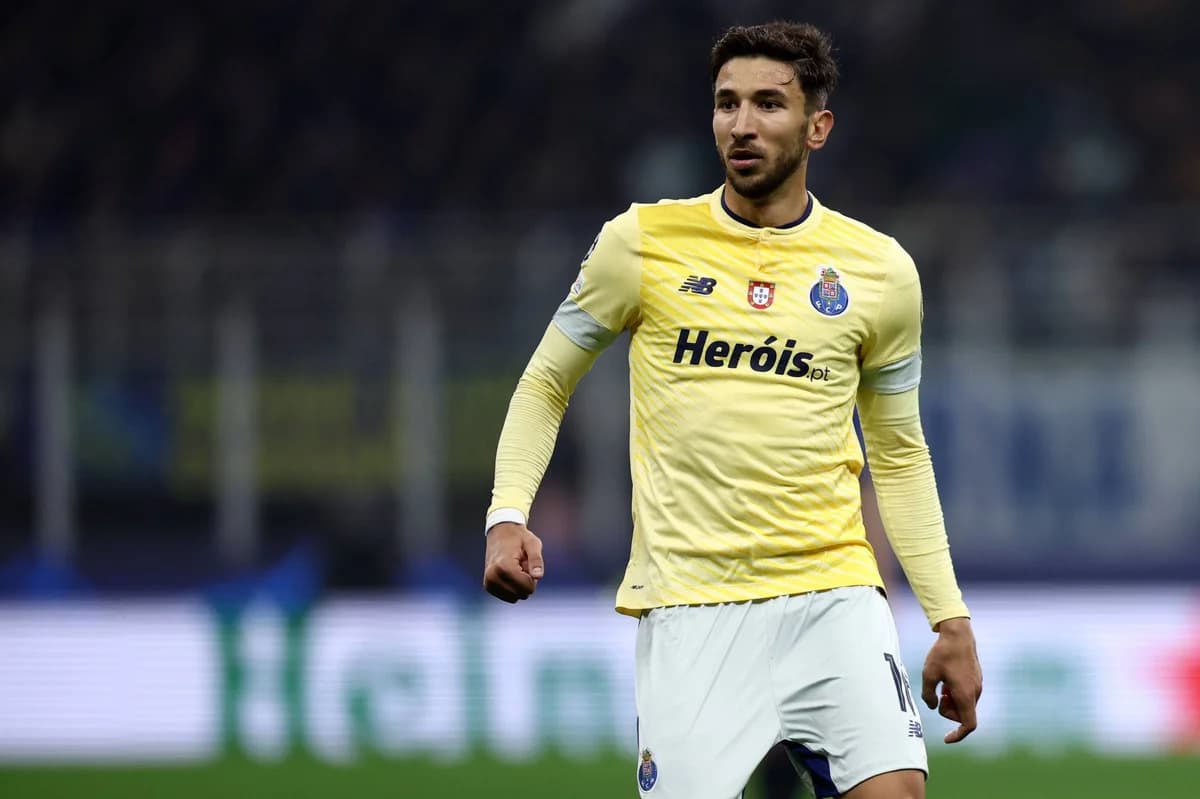 Grujić Arrives in Greece for AEK Transfer
