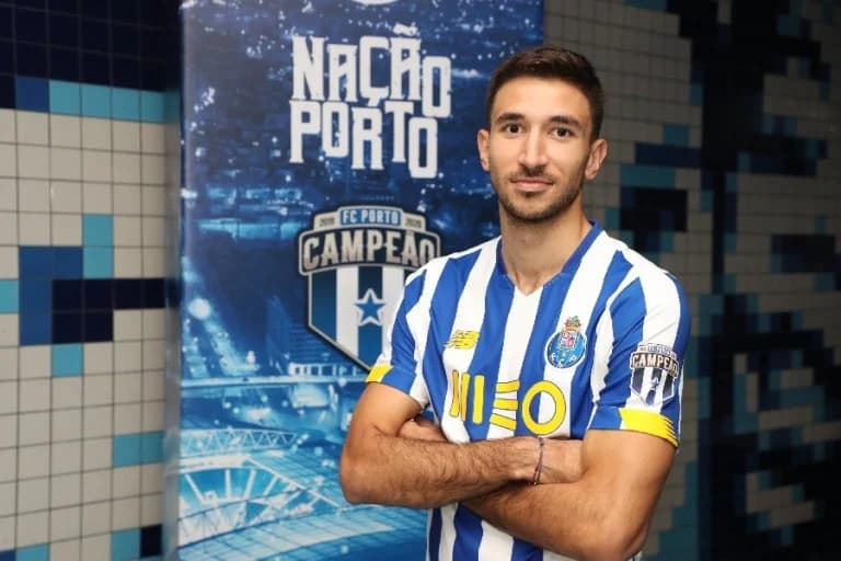 Marko Grujić Arrives in Athens for AEK