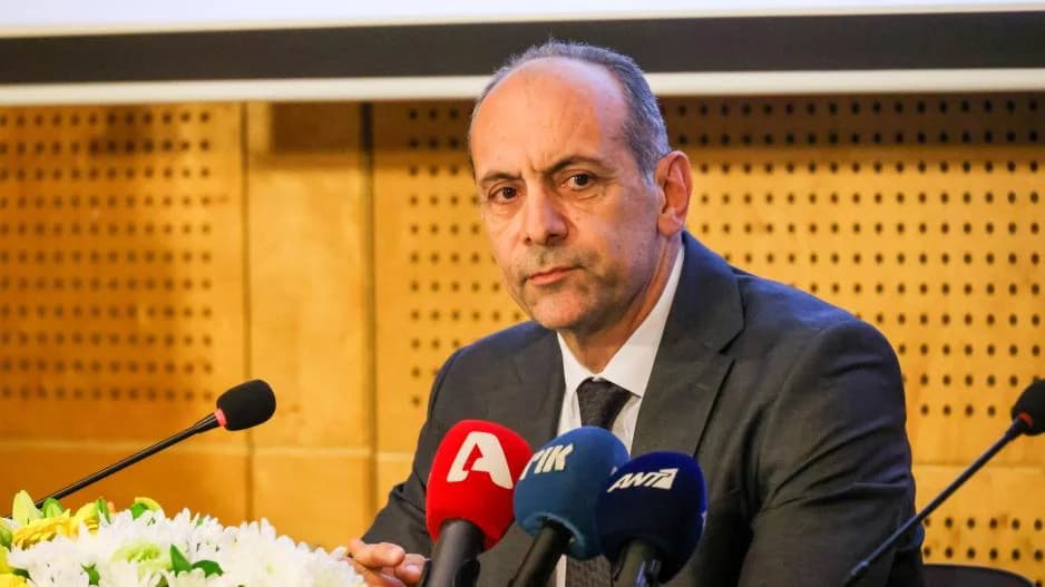 Harchiotis sobre el incendio mortal: "Las omisiones son normales en caso de guerra"
