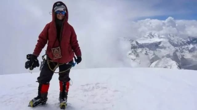 Natalia Nagovitsyna: Mountaineer Trapped on Peak Pobeda