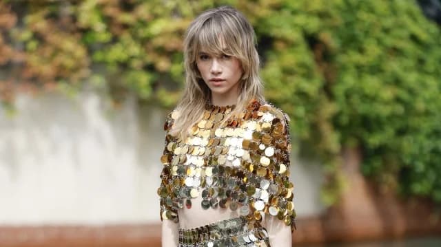 Suki Waterhouse deslumbra en el Festival de Cine de Venecia