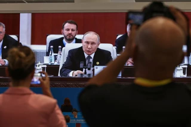 Reunión Putin-Pezeshkian: Programa nuclear de Irán en foco