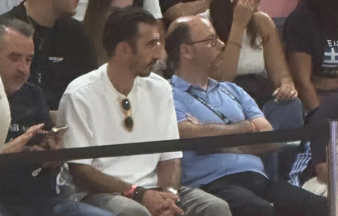 Ilias Charalambous besucht Spiel der griechischen Nationalmannschaft in Limassol