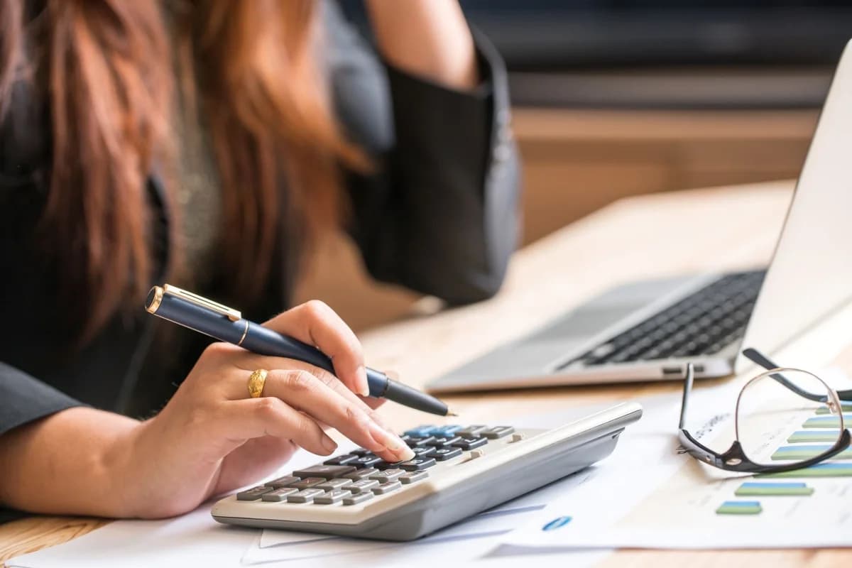 Empleada malversa más de 100.000 euros de empresa chipriota