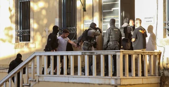 Congelan activos de sospechosos de la mafia de Creta