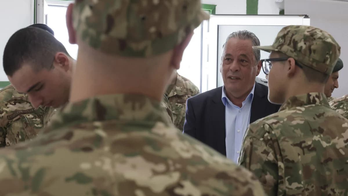 Nicosia considera aviones usados de la lista de excedentes de EE. UU.