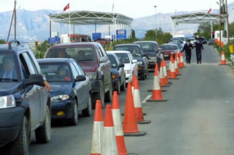 Τατάρ: «Σκόπιμες καθυστερήσεις» στα οδοφράγματα από την Κυπριακή Δημοκρατία