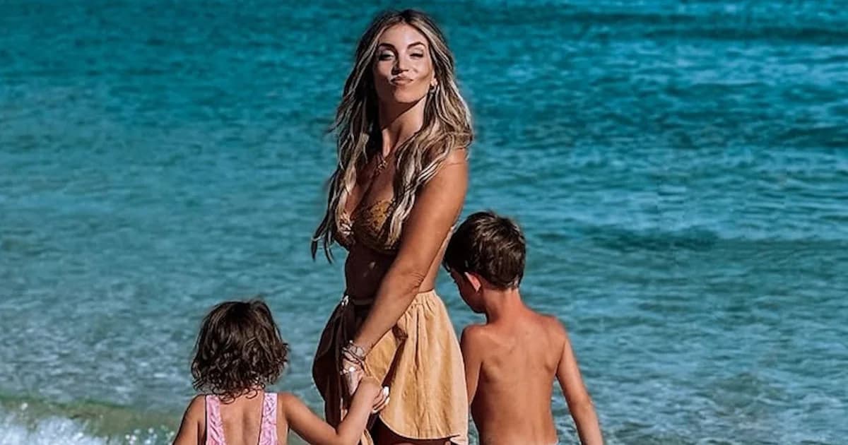 Athina Oikonomakou: Family Vacation in Parga