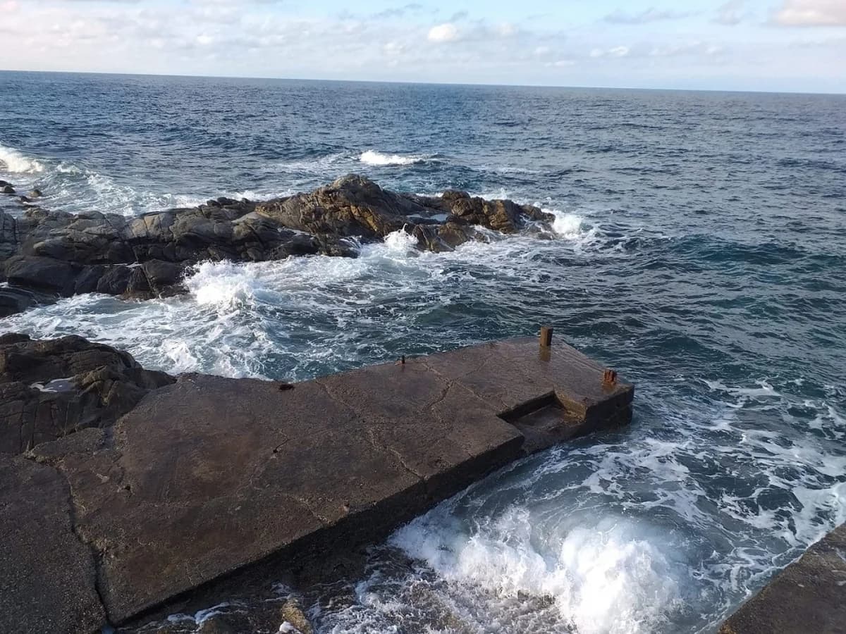 Barco vuelca en el golfo del Monte Athos: 4 austriacos rescatados