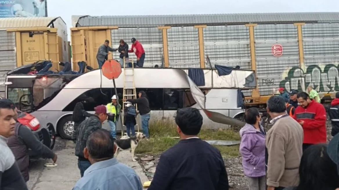 טרגדיה במקסיקו: התנגשות בין רכבת לאוטובוס - 8 הרוגים, 45 פצועים