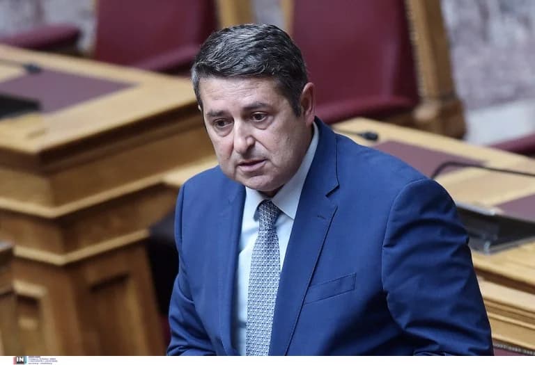 Konstantopoulou denuncia "Puerta Mylonakis" en el Parlamento
